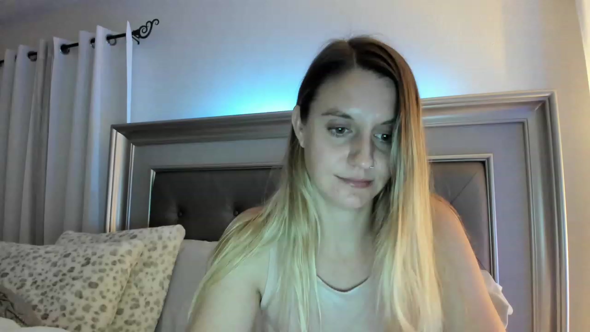 Gallery image thumbnail from Ca_ndi's myfreecams stream on, 03/14/2023, 01:43 image 1 of 20