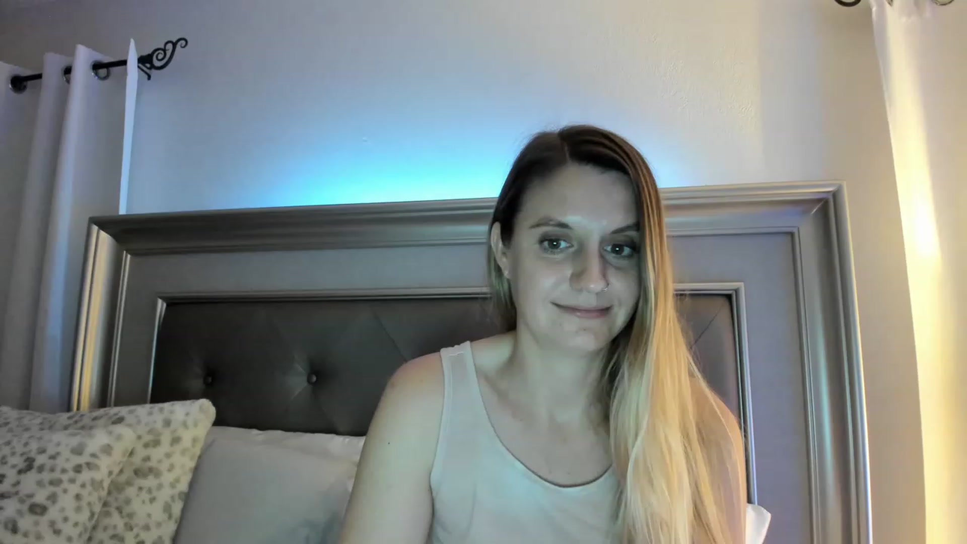 Gallery image thumbnail from Ca_ndi's myfreecams stream on, 03/14/2023, 01:43 image 20 of 20
