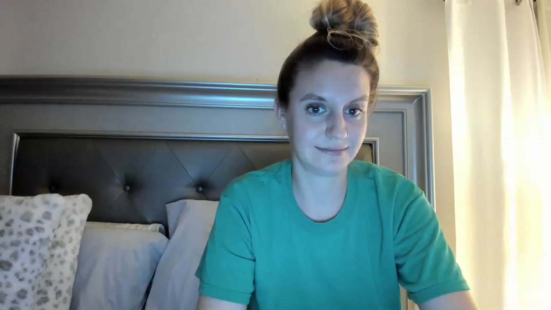 Gallery image thumbnail from Ca_ndi's myfreecams stream on, 03/15/2023, 01:17 image 19 of 20