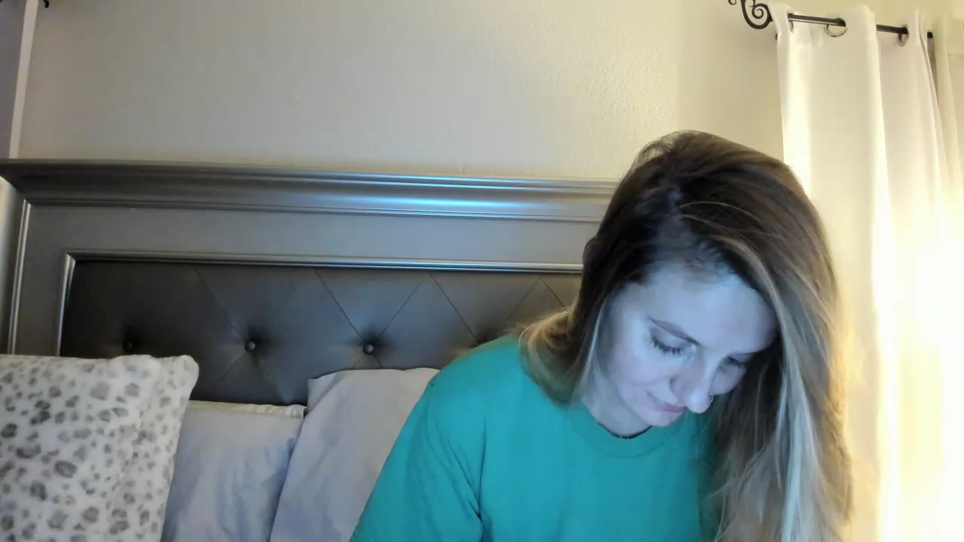 Gallery image thumbnail from Ca_ndi's myfreecams stream on, 03/15/2023, 01:17 image 3 of 20