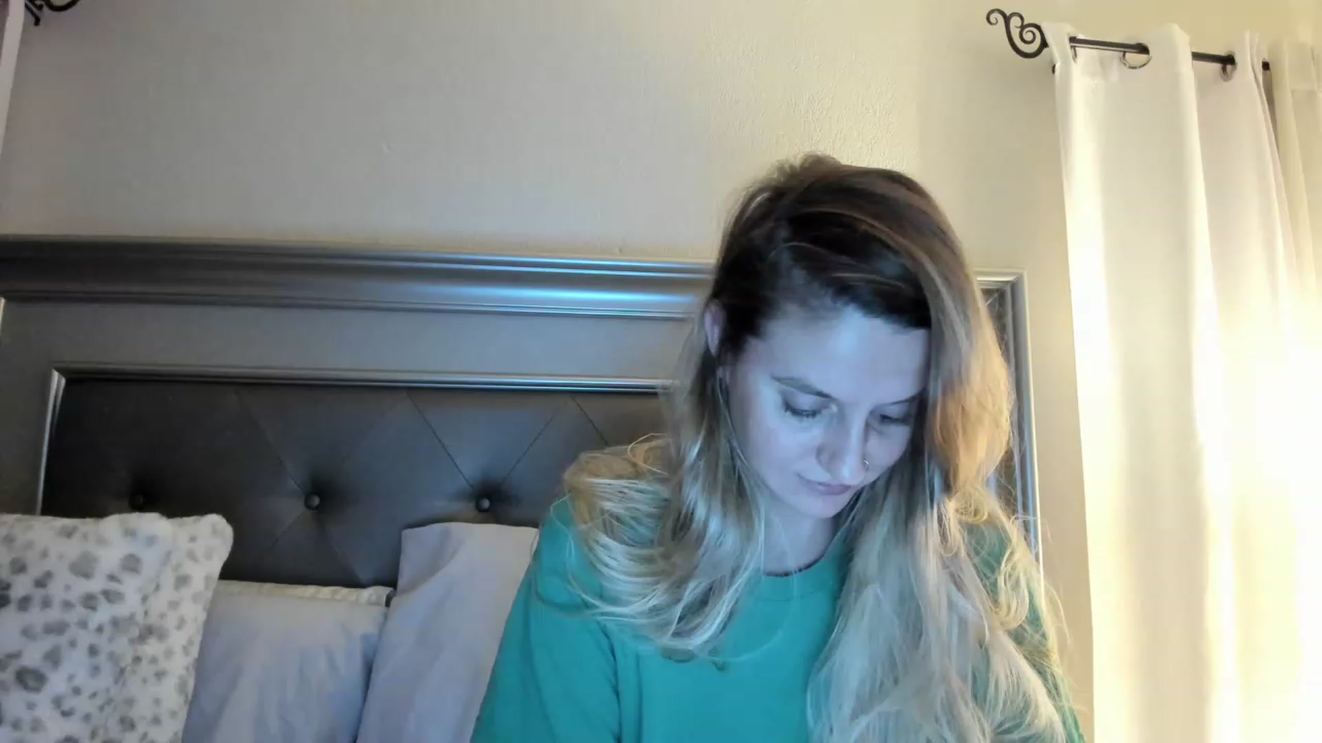 Gallery image thumbnail from Ca_ndi's myfreecams stream on, 03/15/2023, 01:17 image 6 of 20