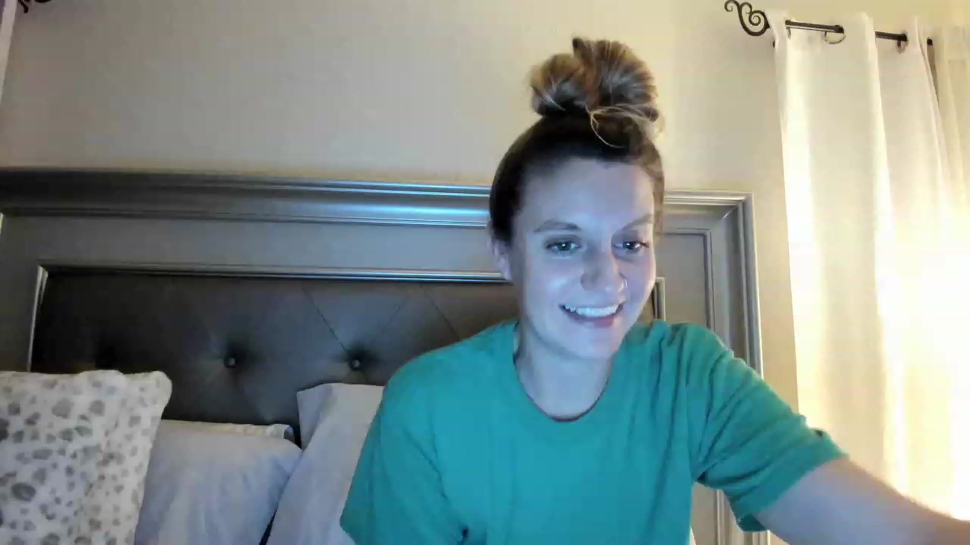 Gallery image thumbnail from Ca_ndi's myfreecams stream on, 03/15/2023, 01:17 image 12 of 20