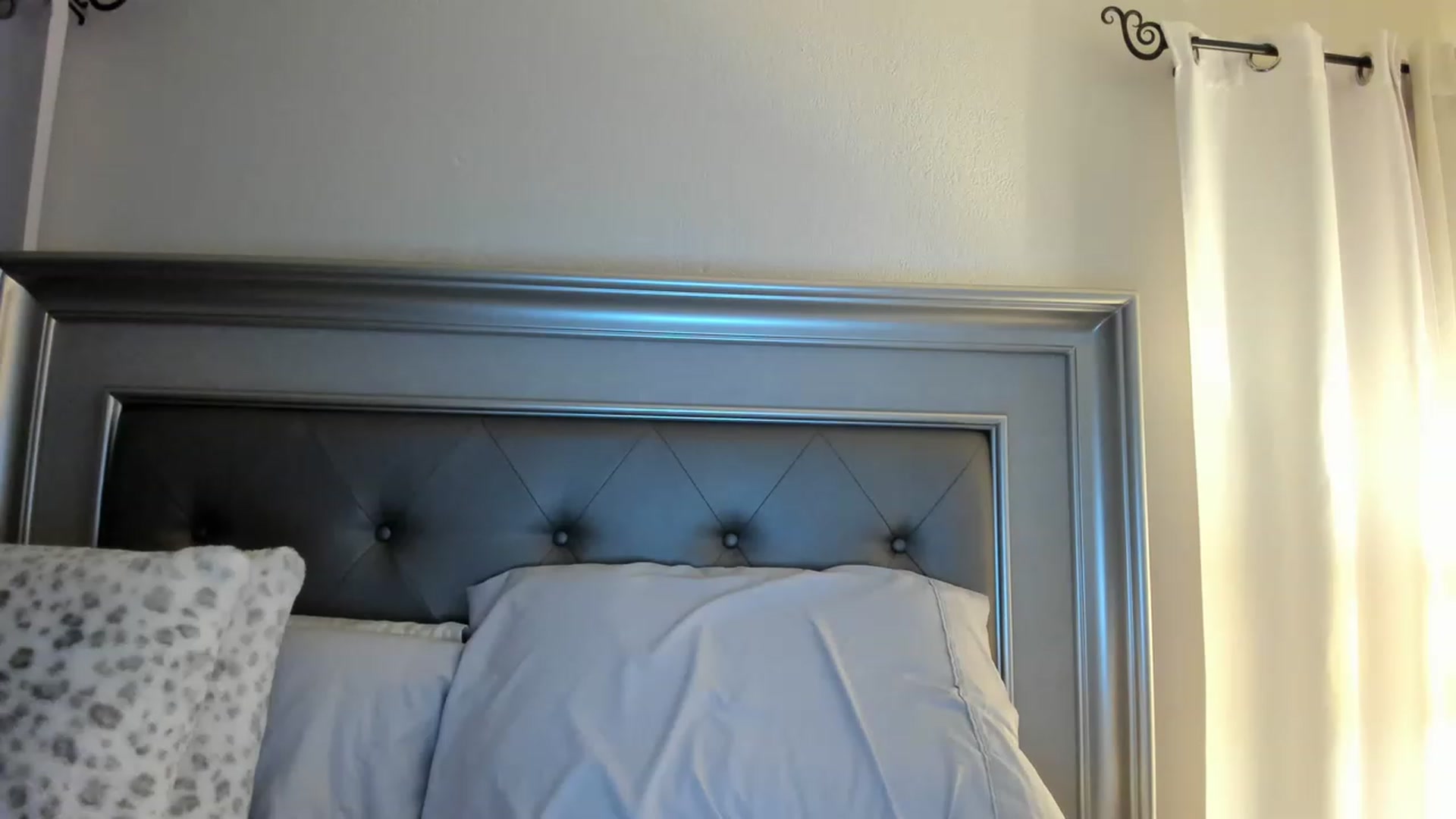 Gallery image thumbnail from Ca_ndi's myfreecams stream on, 03/15/2023, 01:17 image 4 of 20