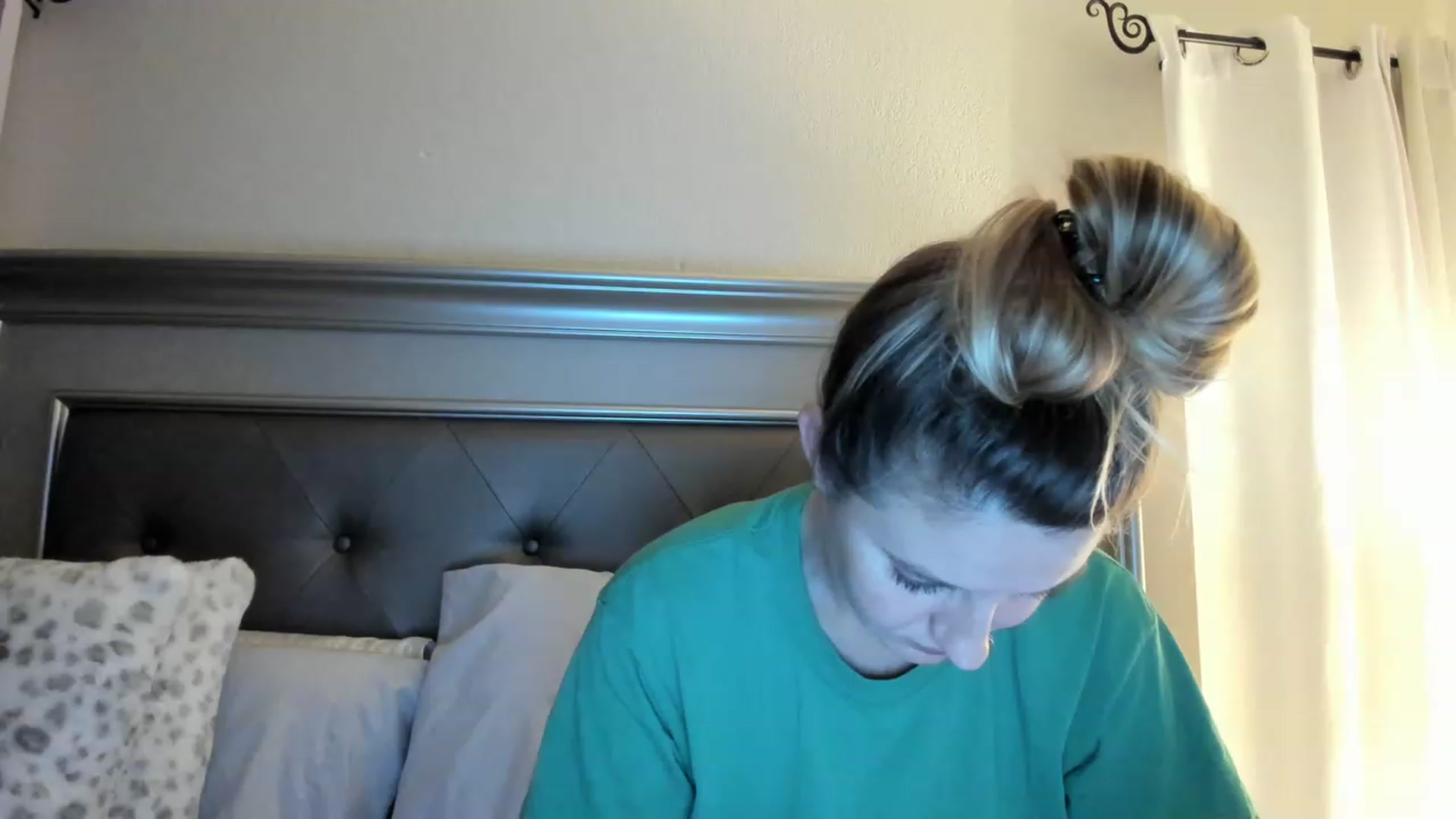 Gallery image thumbnail from Ca_ndi's myfreecams stream on, 03/15/2023, 01:17 image 8 of 20