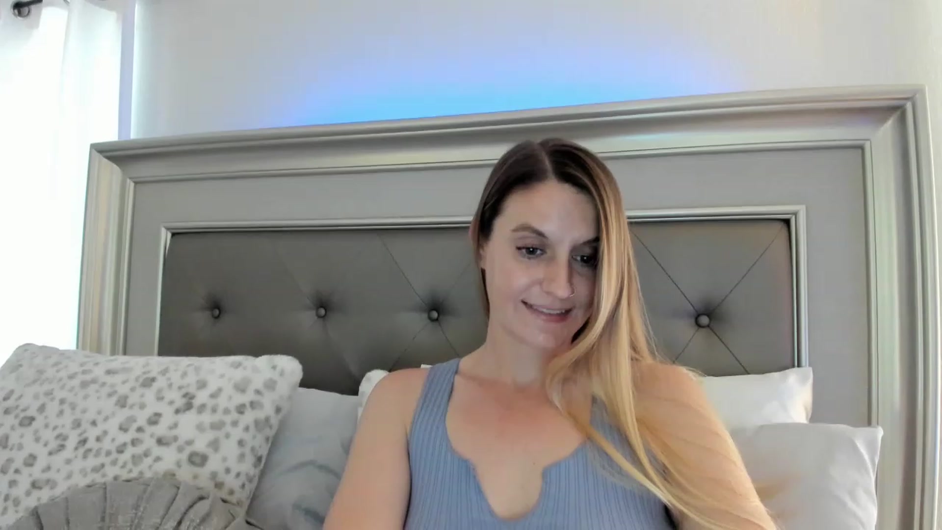 Gallery image thumbnail from Ca_ndi's myfreecams stream on, 03/15/2023, 21:13 image 10 of 20