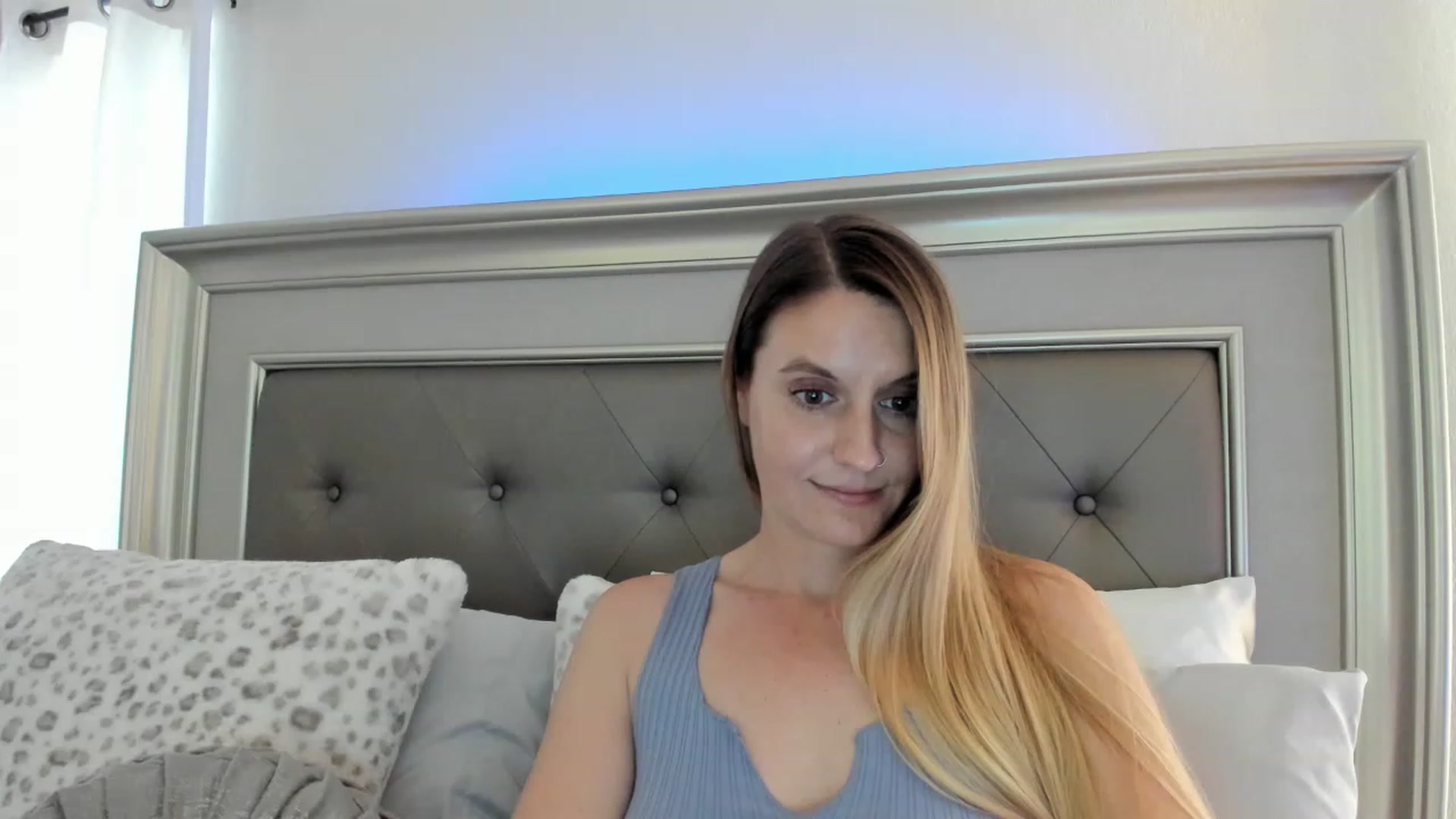 Gallery image thumbnail from Ca_ndi's myfreecams stream on, 03/15/2023, 21:13 image 3 of 20