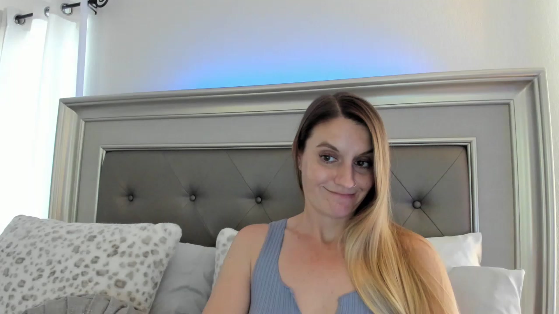 Gallery image thumbnail from Ca_ndi's myfreecams stream on, 03/15/2023, 21:13 image 1 of 20
