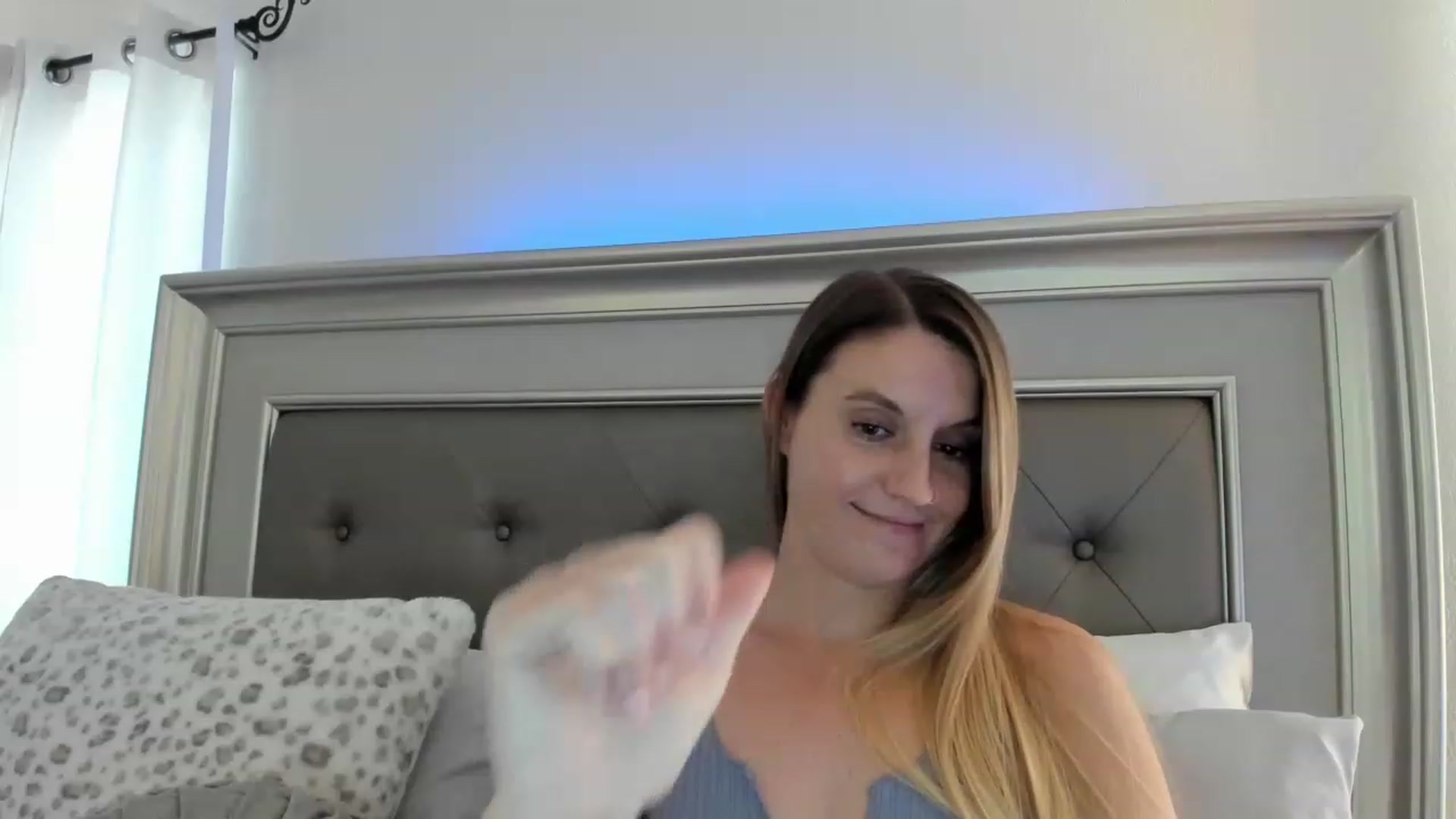 Gallery image thumbnail from Ca_ndi's myfreecams stream on, 03/15/2023, 21:13 image 5 of 20
