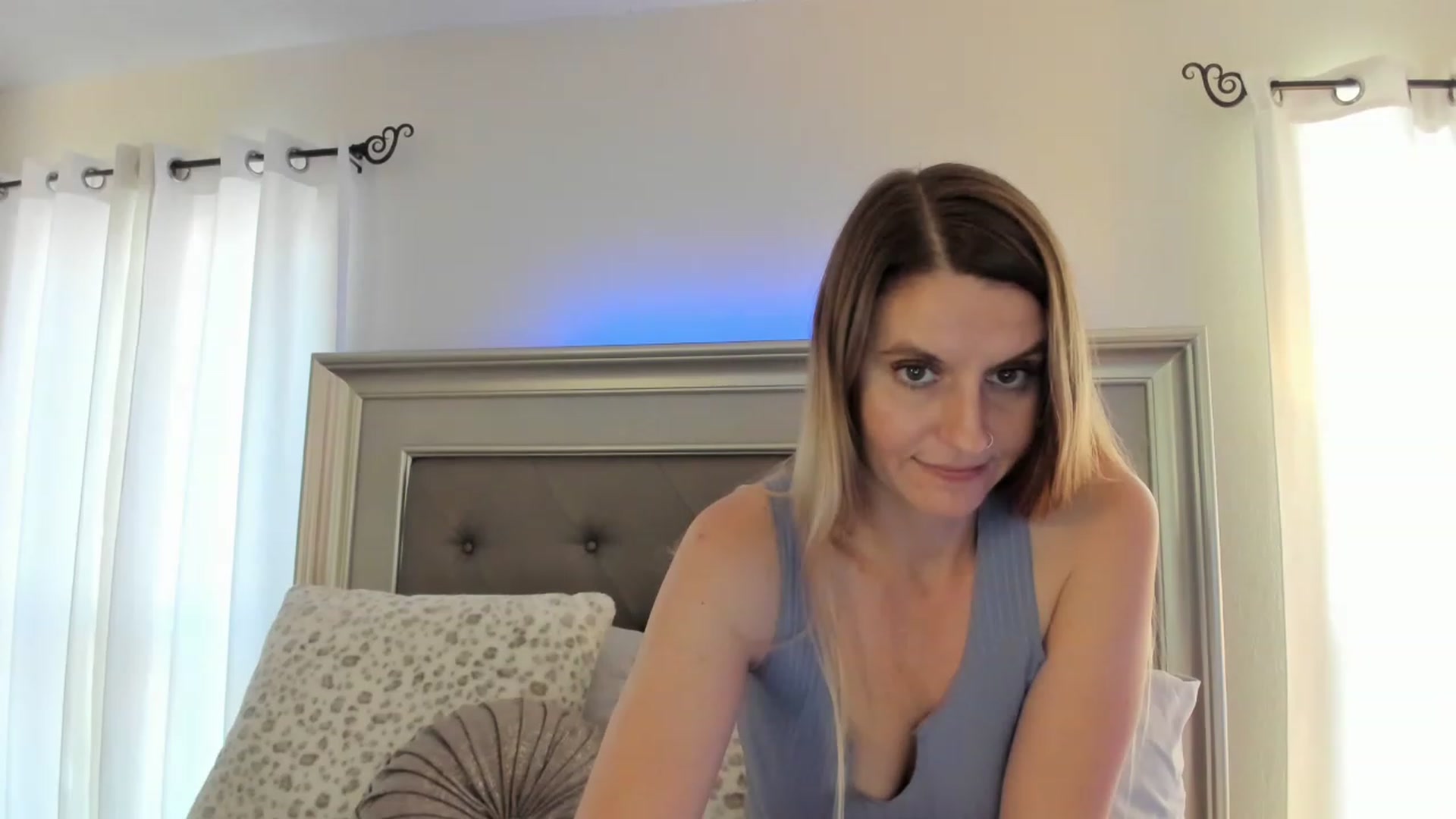 Gallery image thumbnail from Ca_ndi's myfreecams stream on, 03/15/2023, 21:13 image 19 of 20