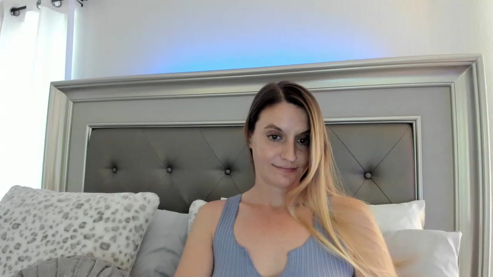Gallery image thumbnail from Ca_ndi's myfreecams stream on, 03/15/2023, 21:13 image 8 of 20