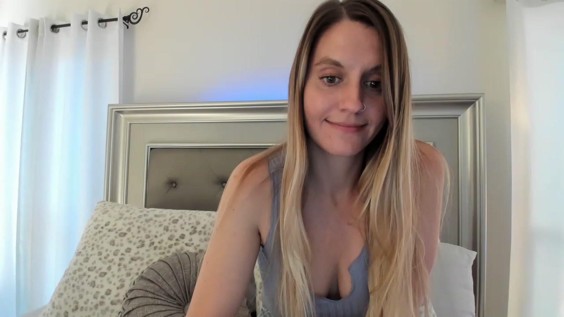 Gallery image thumbnail from Ca_ndi's myfreecams stream on, 03/15/2023, 22:47 image 13 of 20