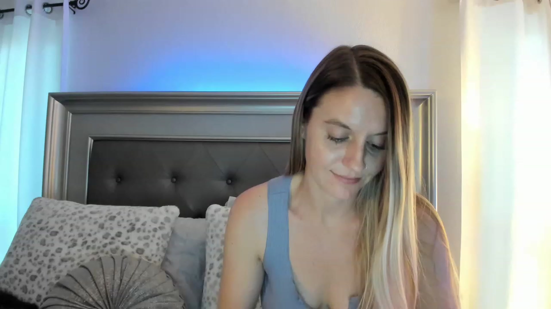 Gallery image thumbnail from Ca_ndi's myfreecams stream on, 03/15/2023, 23:21 image 4 of 20