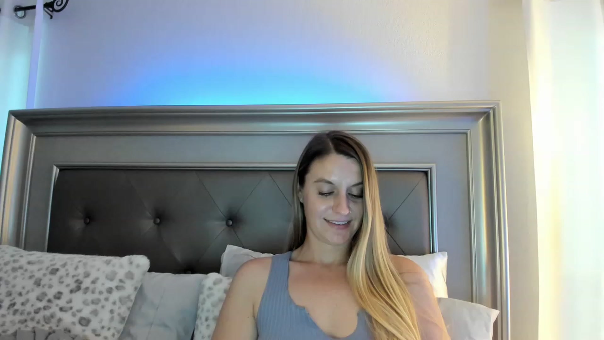 Gallery image thumbnail from Ca_ndi's myfreecams stream on, 03/15/2023, 23:21 image 7 of 20