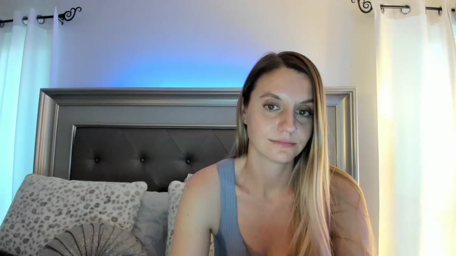 Gallery image thumbnail from Ca_ndi's myfreecams stream on, 03/15/2023, 23:21 image 5 of 20