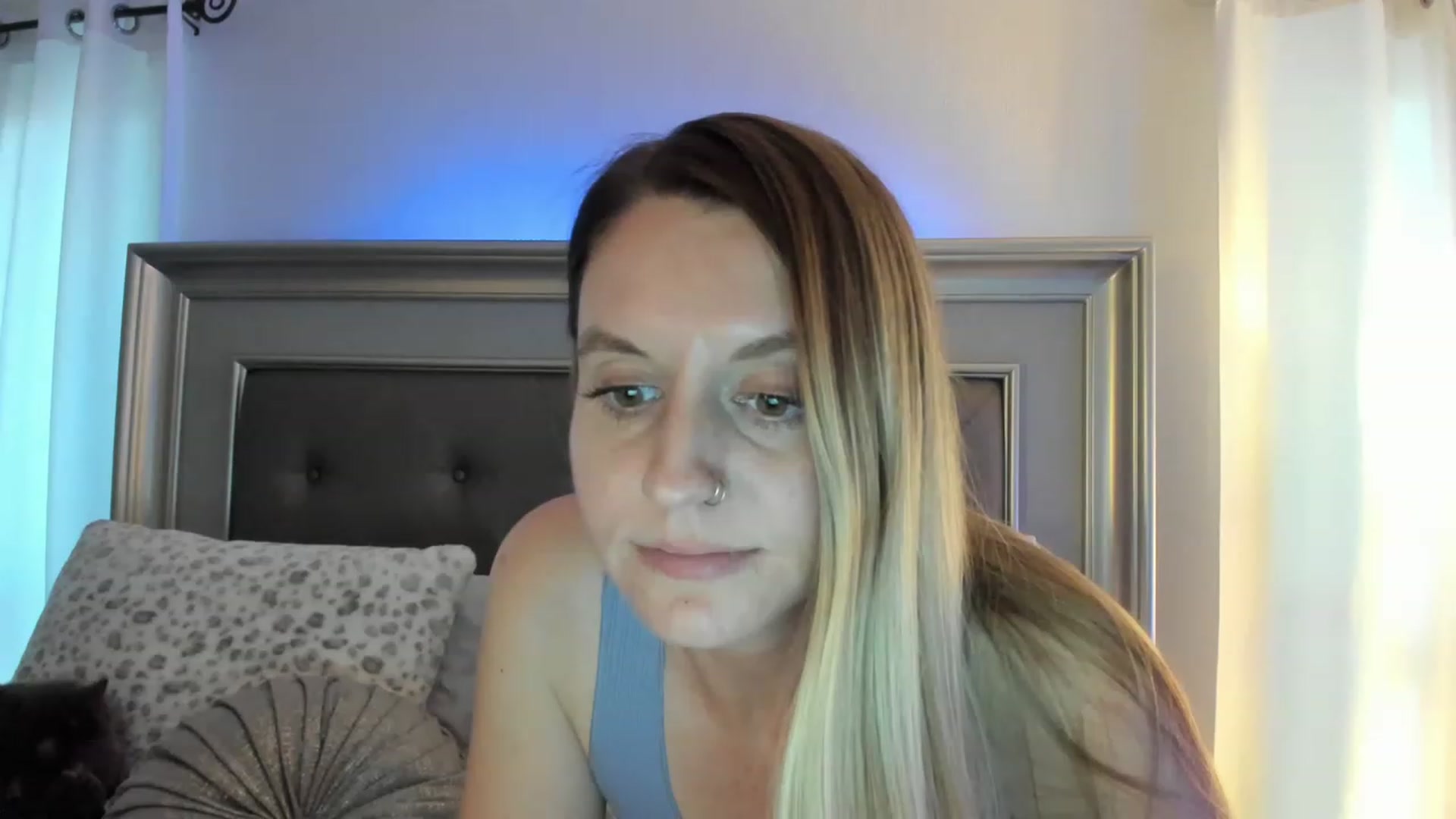 Gallery image thumbnail from Ca_ndi's myfreecams stream on, 03/15/2023, 23:21 image 3 of 20