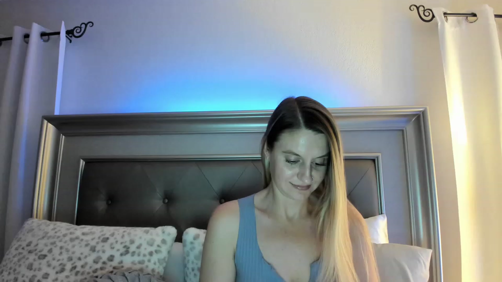 Gallery image thumbnail from Ca_ndi's myfreecams stream on, 03/16/2023, 24:49 image 4 of 20