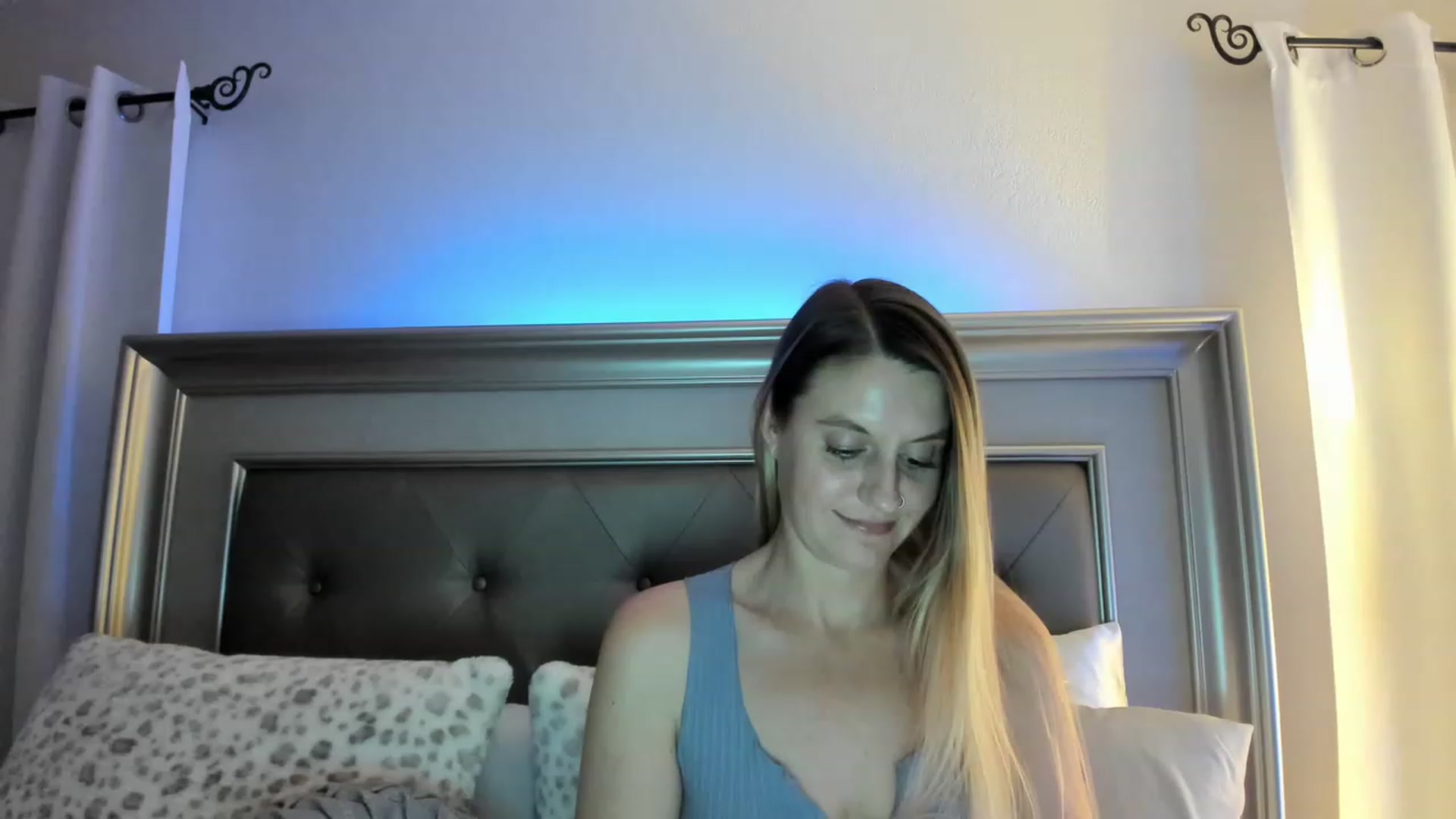 Gallery image thumbnail from Ca_ndi's myfreecams stream on, 03/16/2023, 24:49 image 3 of 20