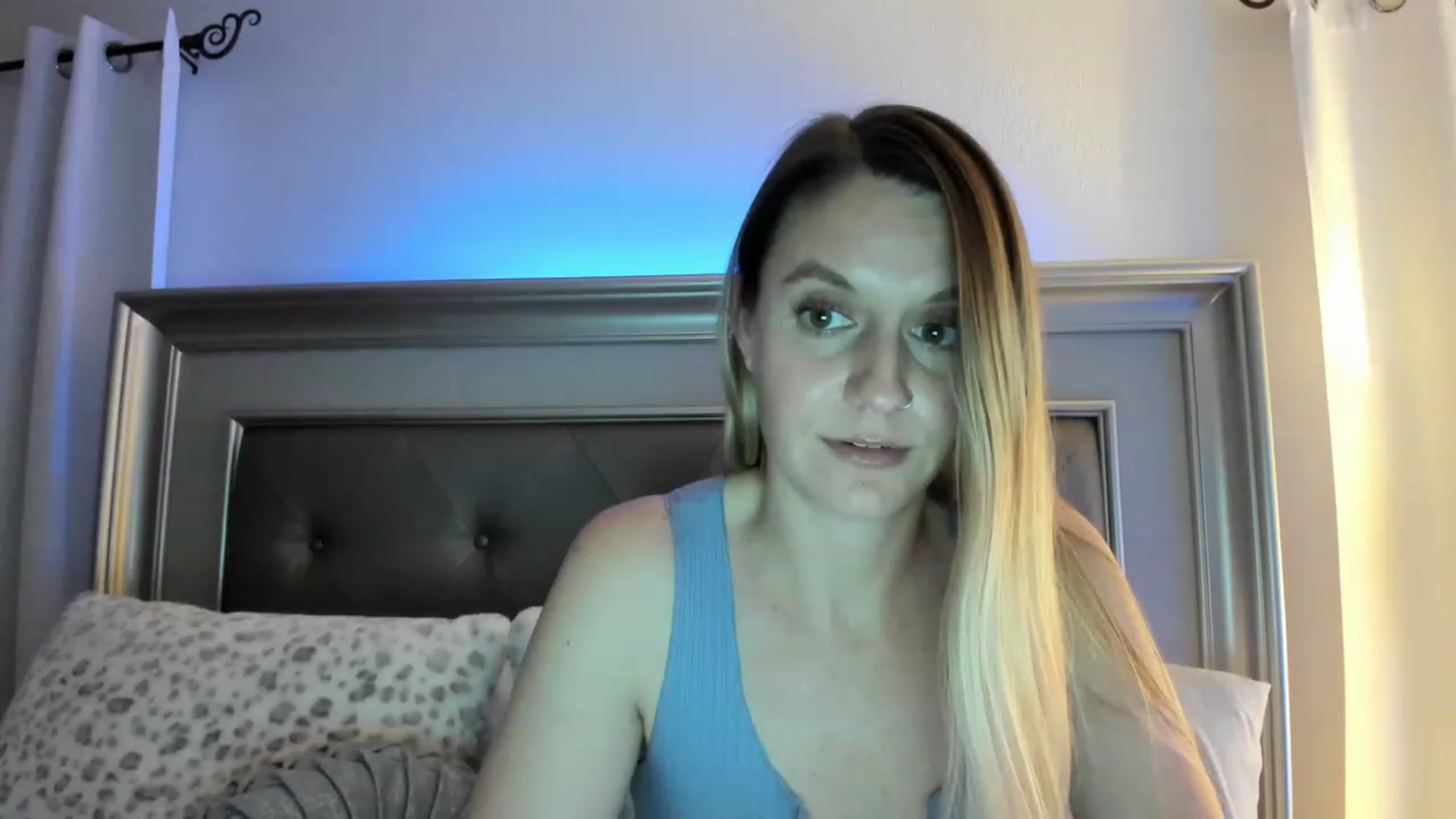 Gallery image thumbnail from Ca_ndi's myfreecams stream on, 03/16/2023, 24:49 image 8 of 20