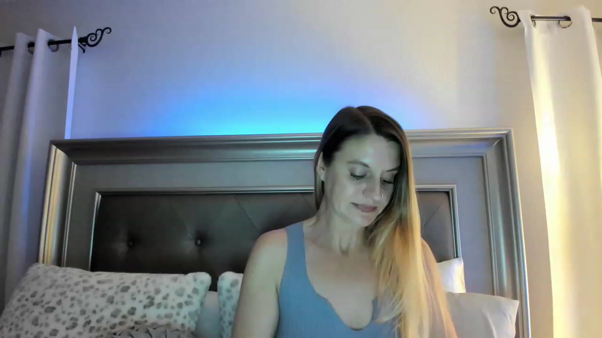 Gallery image thumbnail from Ca_ndi's myfreecams stream on, 03/16/2023, 24:49 image 1 of 20