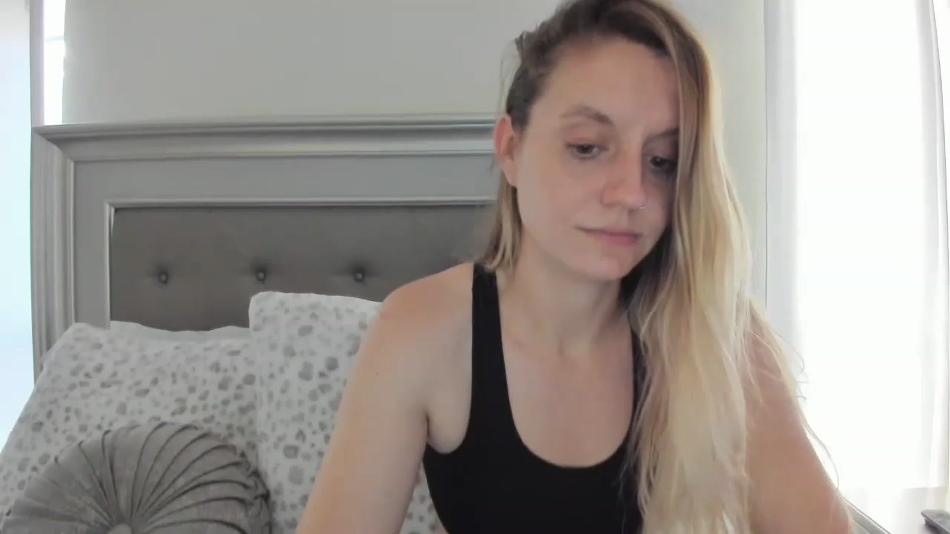 Gallery image thumbnail from Ca_ndi's myfreecams stream on, 03/16/2023, 20:19 image 18 of 20