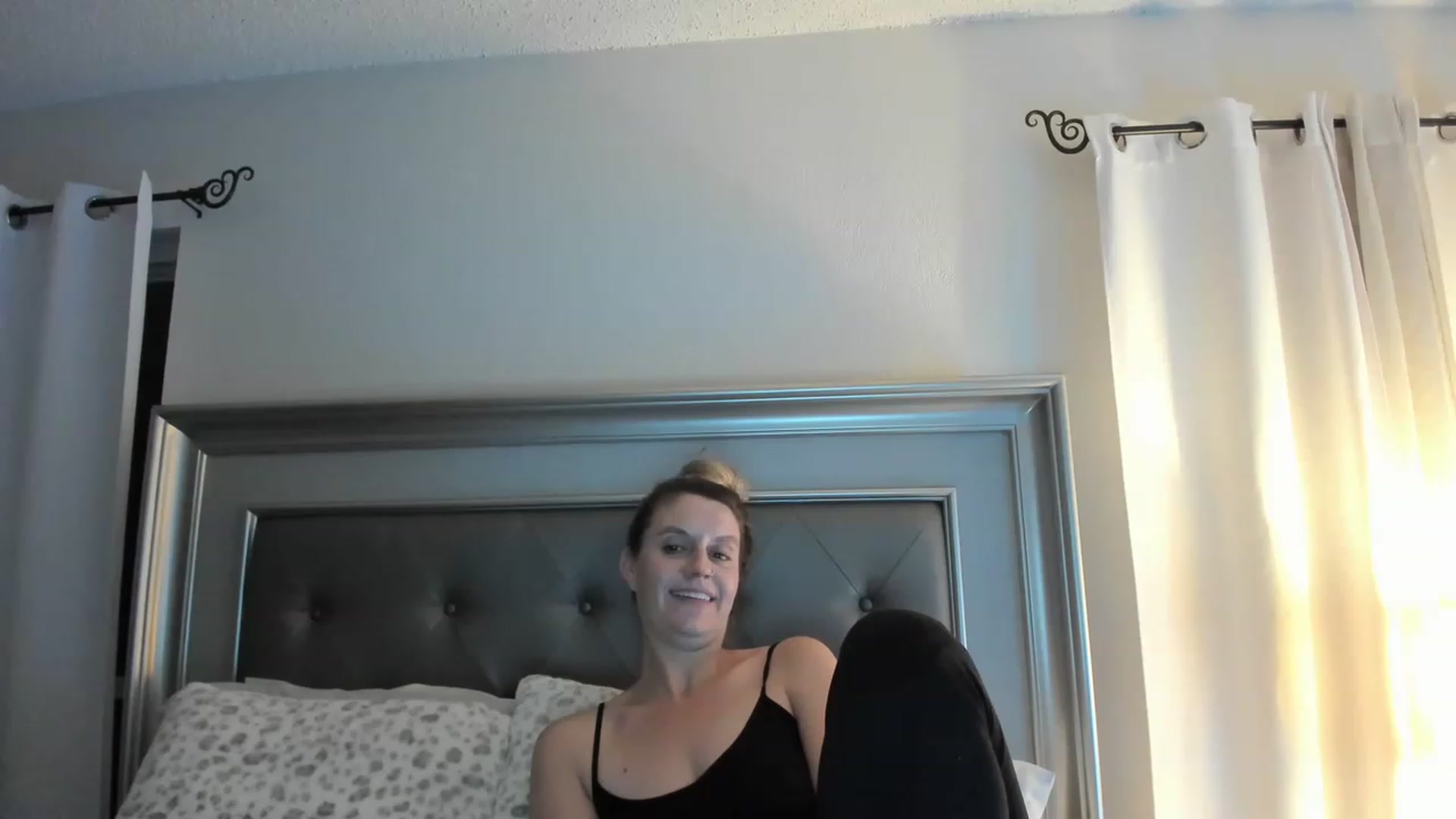 Gallery image thumbnail from Ca_ndi's myfreecams stream on, 03/17/2023, 01:45 image 9 of 20
