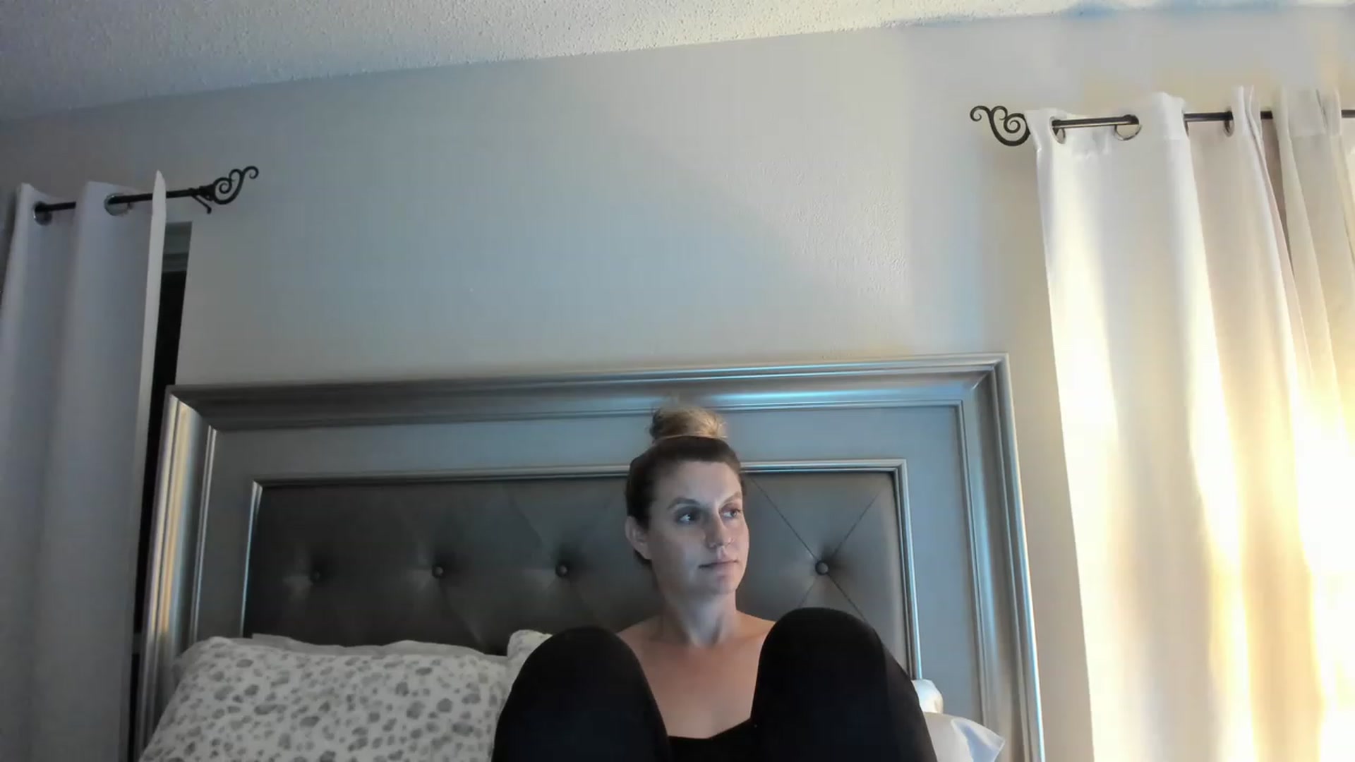 Gallery image thumbnail from Ca_ndi's myfreecams stream on, 03/17/2023, 01:45 image 8 of 20