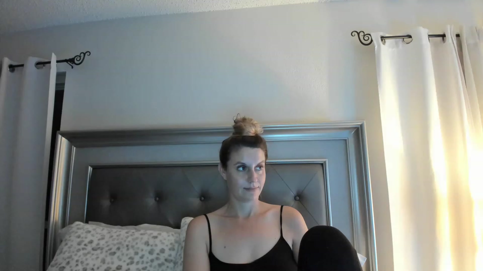 Gallery image thumbnail from Ca_ndi's myfreecams stream on, 03/17/2023, 01:45 image 1 of 20