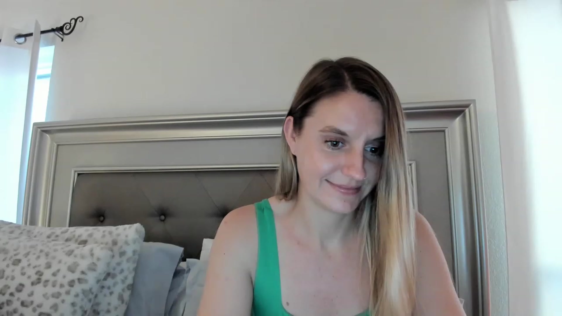 Gallery image thumbnail from Ca_ndi's myfreecams stream on, 03/17/2023, 22:35 image 20 of 20