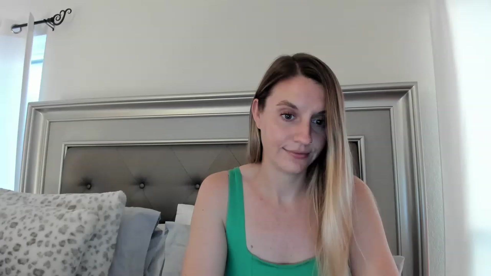 Gallery image thumbnail from Ca_ndi's myfreecams stream on, 03/17/2023, 22:35 image 18 of 20