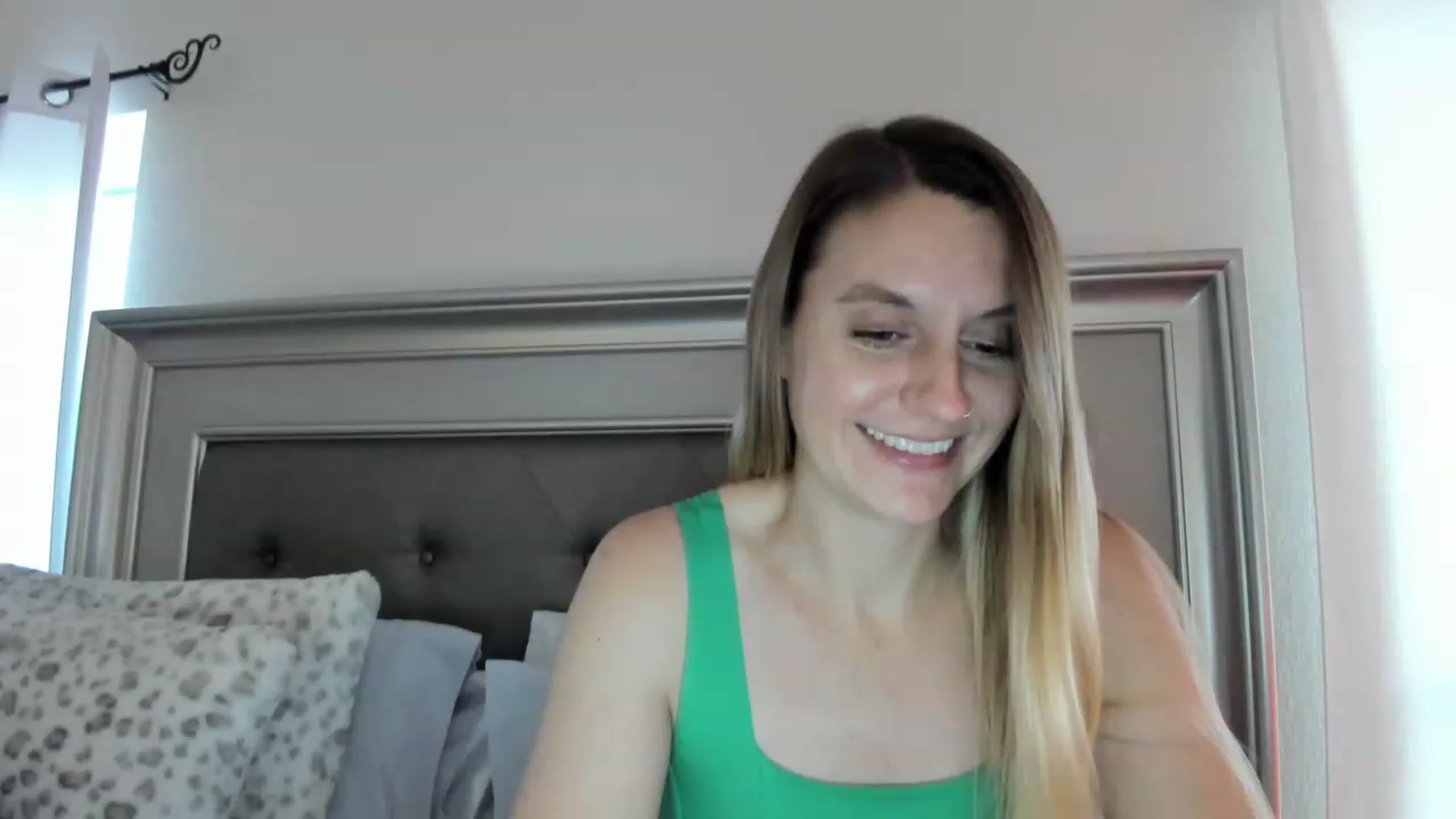 Gallery image thumbnail from Ca_ndi's myfreecams stream on, 03/17/2023, 22:35 image 1 of 20