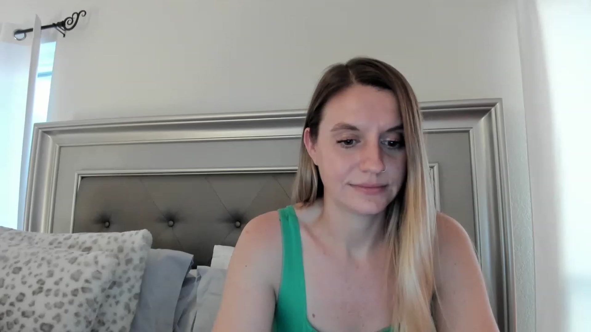 Gallery image thumbnail from Ca_ndi's myfreecams stream on, 03/17/2023, 22:35 image 19 of 20