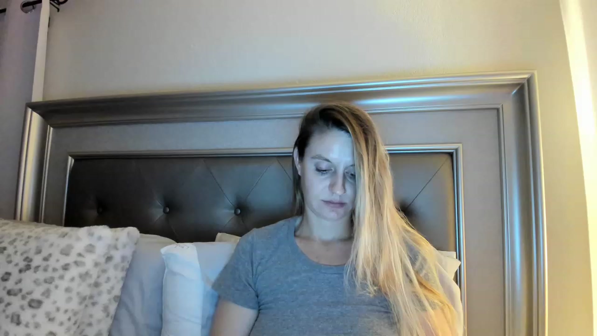 Gallery image thumbnail from Ca_ndi's myfreecams stream on, 03/19/2023, 01:27 image 7 of 20
