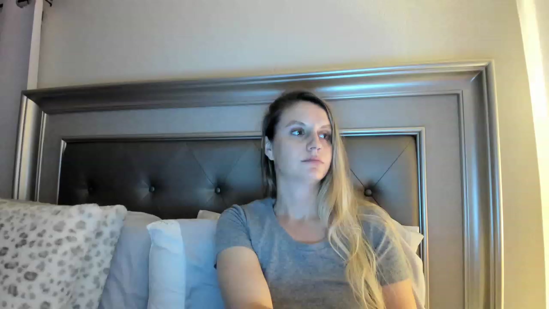 Gallery image thumbnail from Ca_ndi's myfreecams stream on, 03/19/2023, 01:27 image 12 of 20