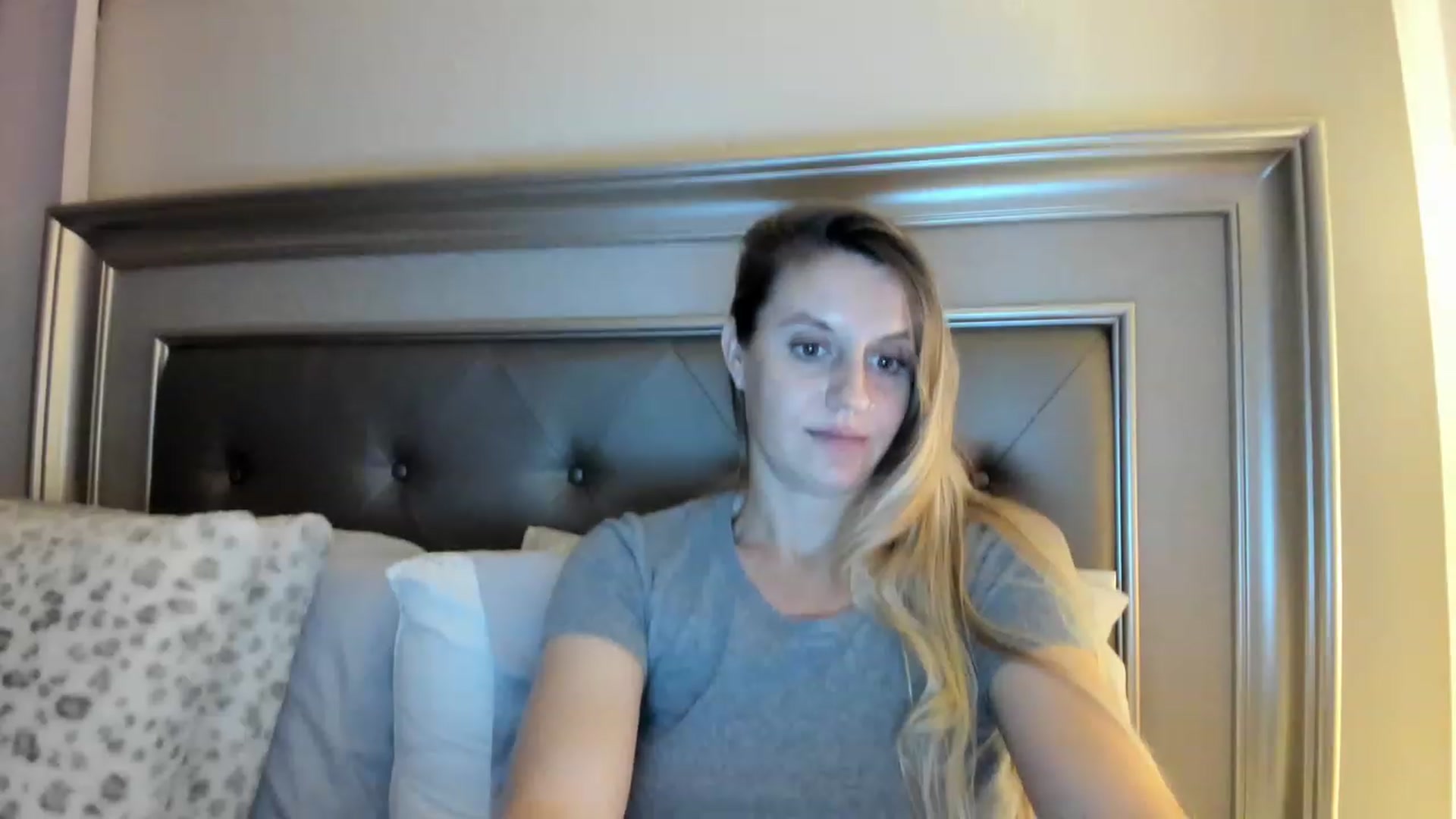 Gallery image thumbnail from Ca_ndi's myfreecams stream on, 03/19/2023, 01:27 image 17 of 20