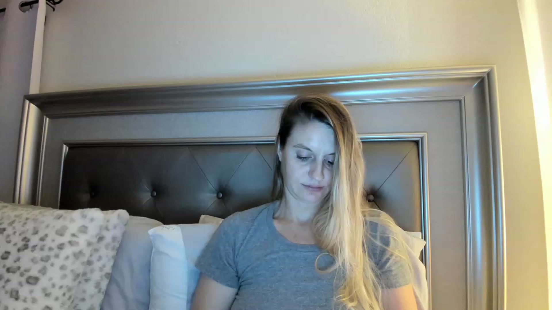 Gallery image thumbnail from Ca_ndi's myfreecams stream on, 03/19/2023, 01:27 image 10 of 20