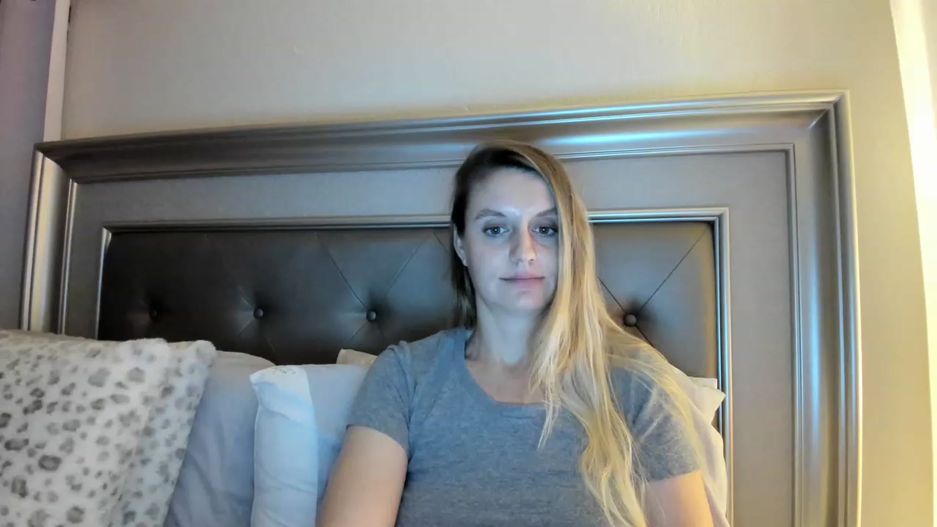 Gallery image thumbnail from Ca_ndi's myfreecams stream on, 03/19/2023, 01:27 image 13 of 20