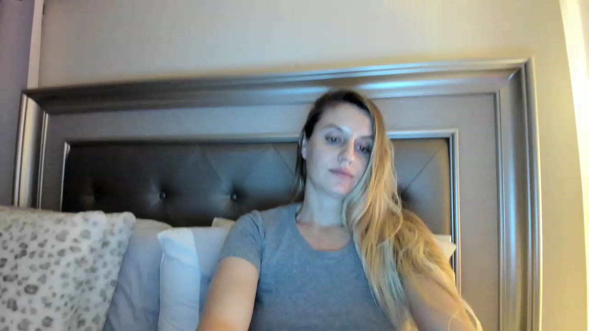 Gallery image thumbnail from Ca_ndi's myfreecams stream on, 03/19/2023, 01:27 image 15 of 20