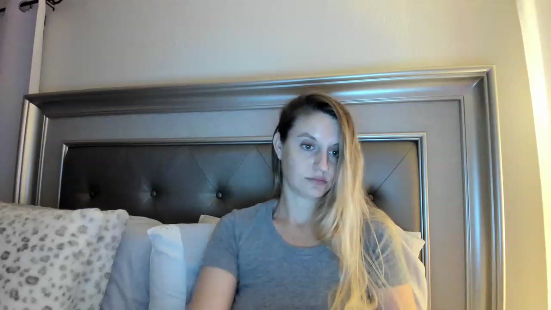 Gallery image thumbnail from Ca_ndi's myfreecams stream on, 03/19/2023, 01:27 image 6 of 20