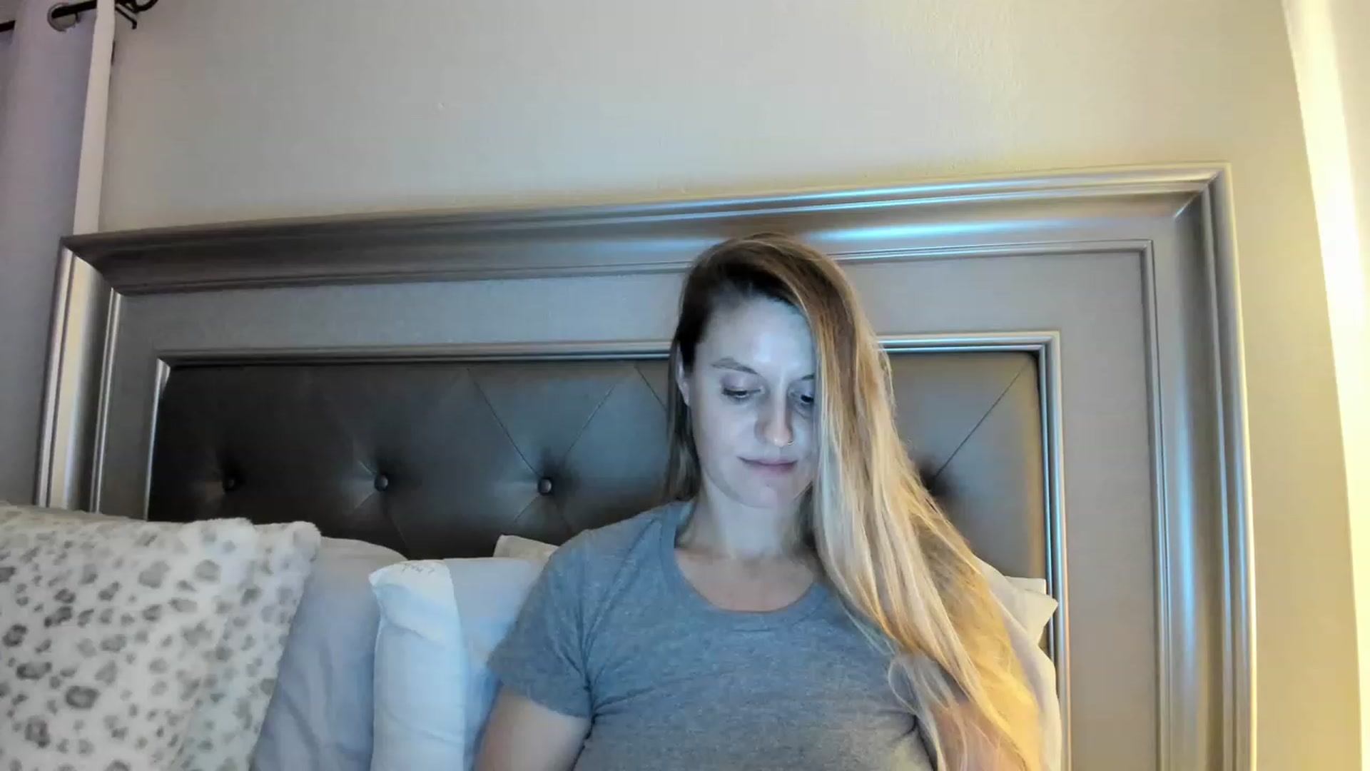 Gallery image thumbnail from Ca_ndi's myfreecams stream on, 03/19/2023, 01:27 image 16 of 20