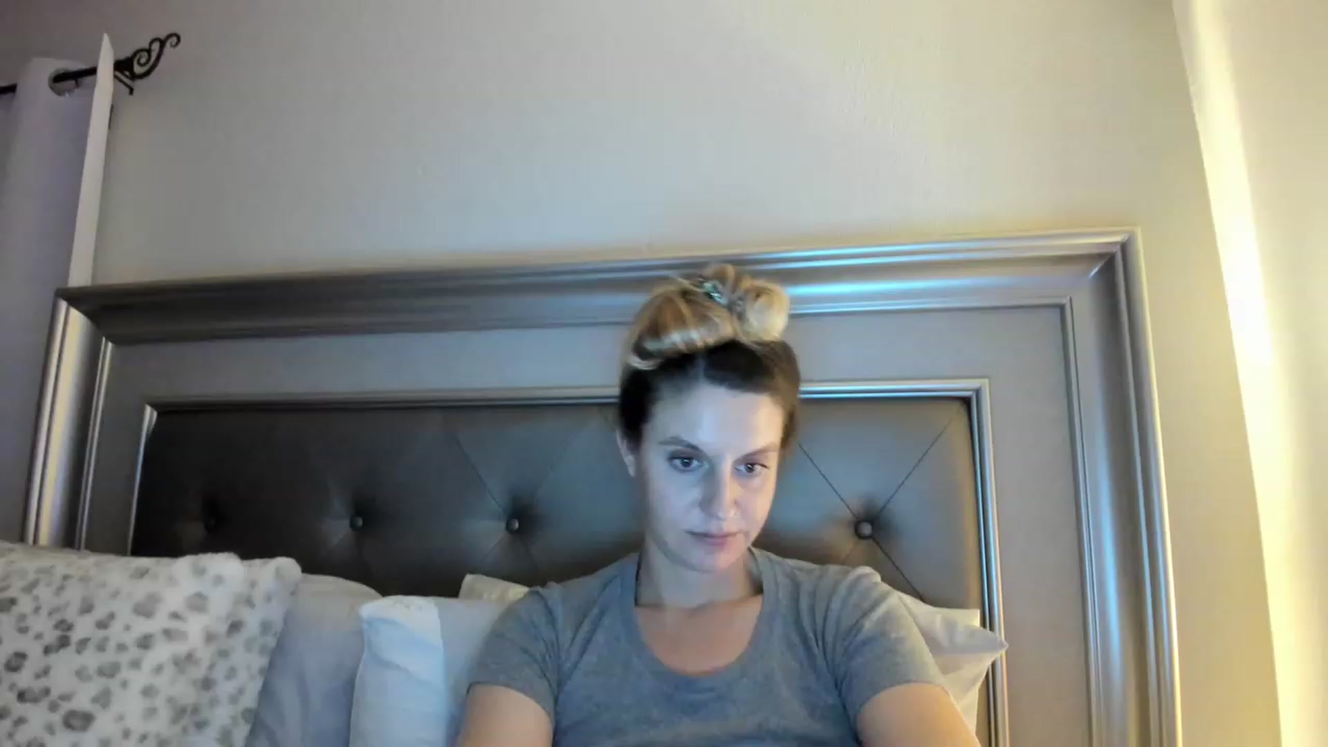 Gallery image thumbnail from Ca_ndi's myfreecams stream on, 03/19/2023, 02:19 image 14 of 20