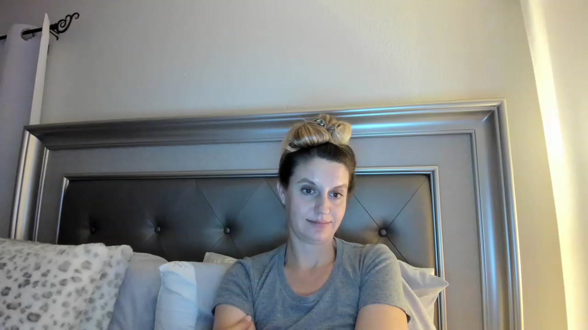 Gallery image thumbnail from Ca_ndi's myfreecams stream on, 03/19/2023, 02:19 image 3 of 20