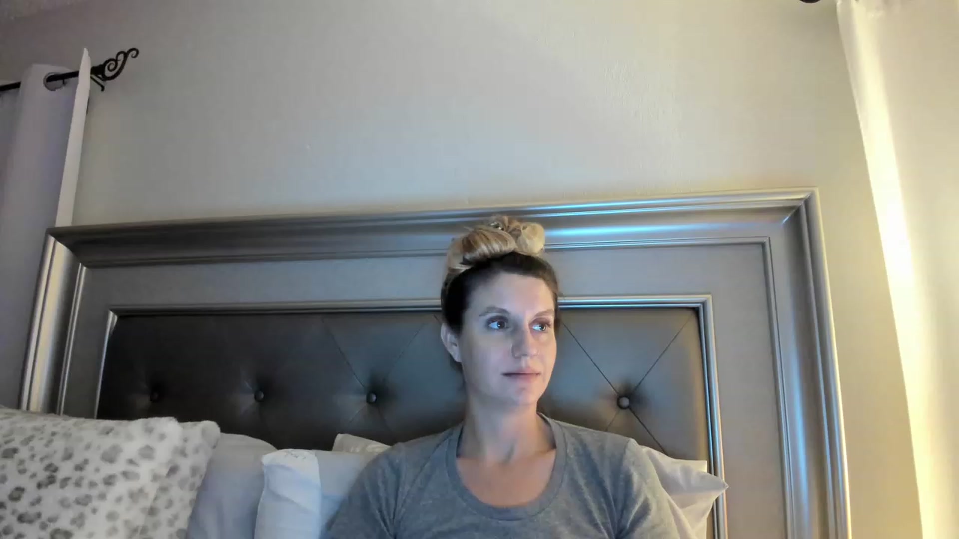 Gallery image thumbnail from Ca_ndi's myfreecams stream on, 03/19/2023, 02:19 image 8 of 20