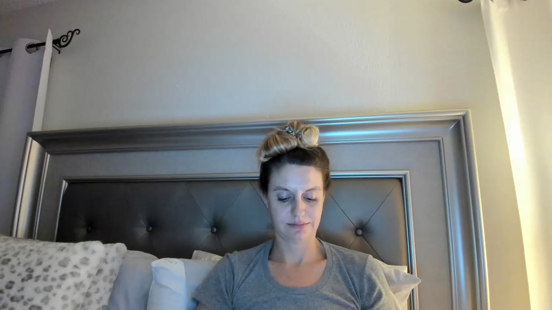 Gallery image thumbnail from Ca_ndi's myfreecams stream on, 03/19/2023, 02:19 image 4 of 20