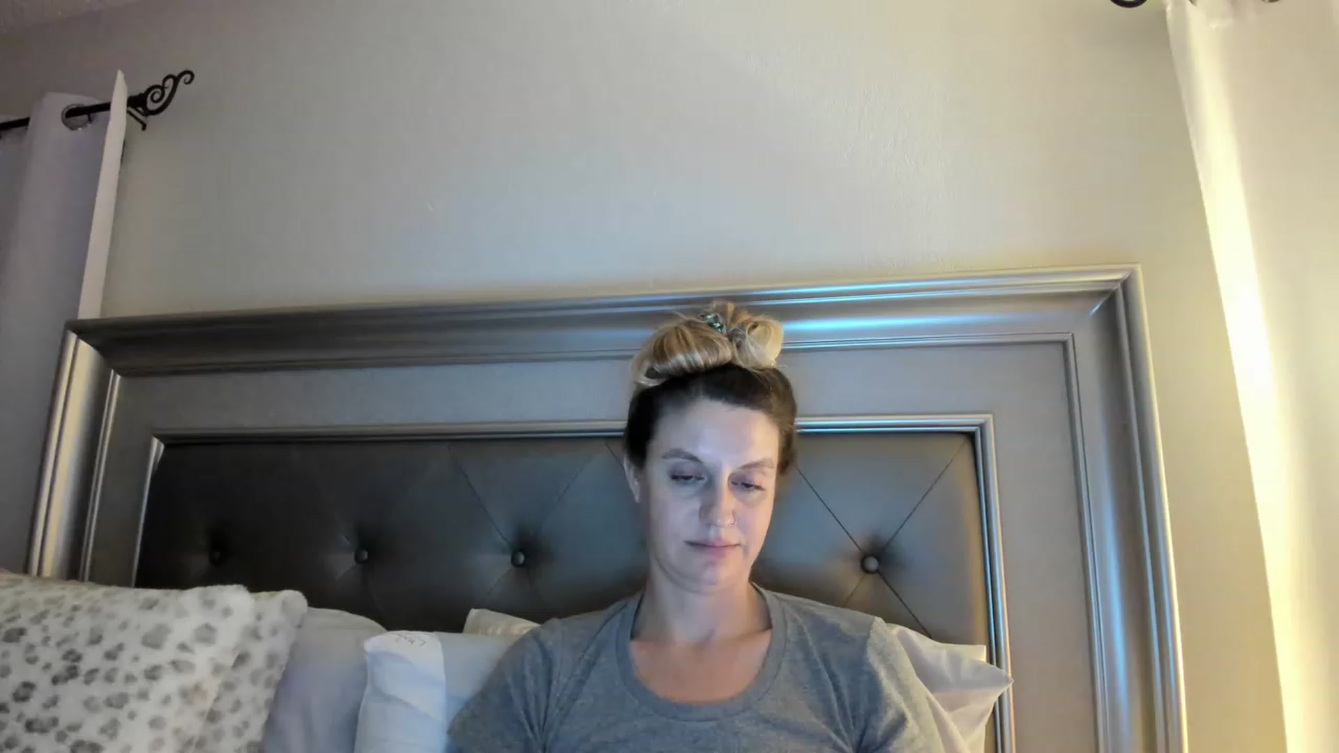Gallery image thumbnail from Ca_ndi's myfreecams stream on, 03/19/2023, 02:19 image 15 of 20