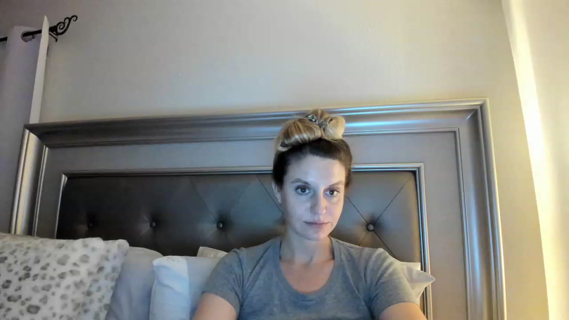 Gallery image thumbnail from Ca_ndi's myfreecams stream on, 03/19/2023, 02:19 image 19 of 20
