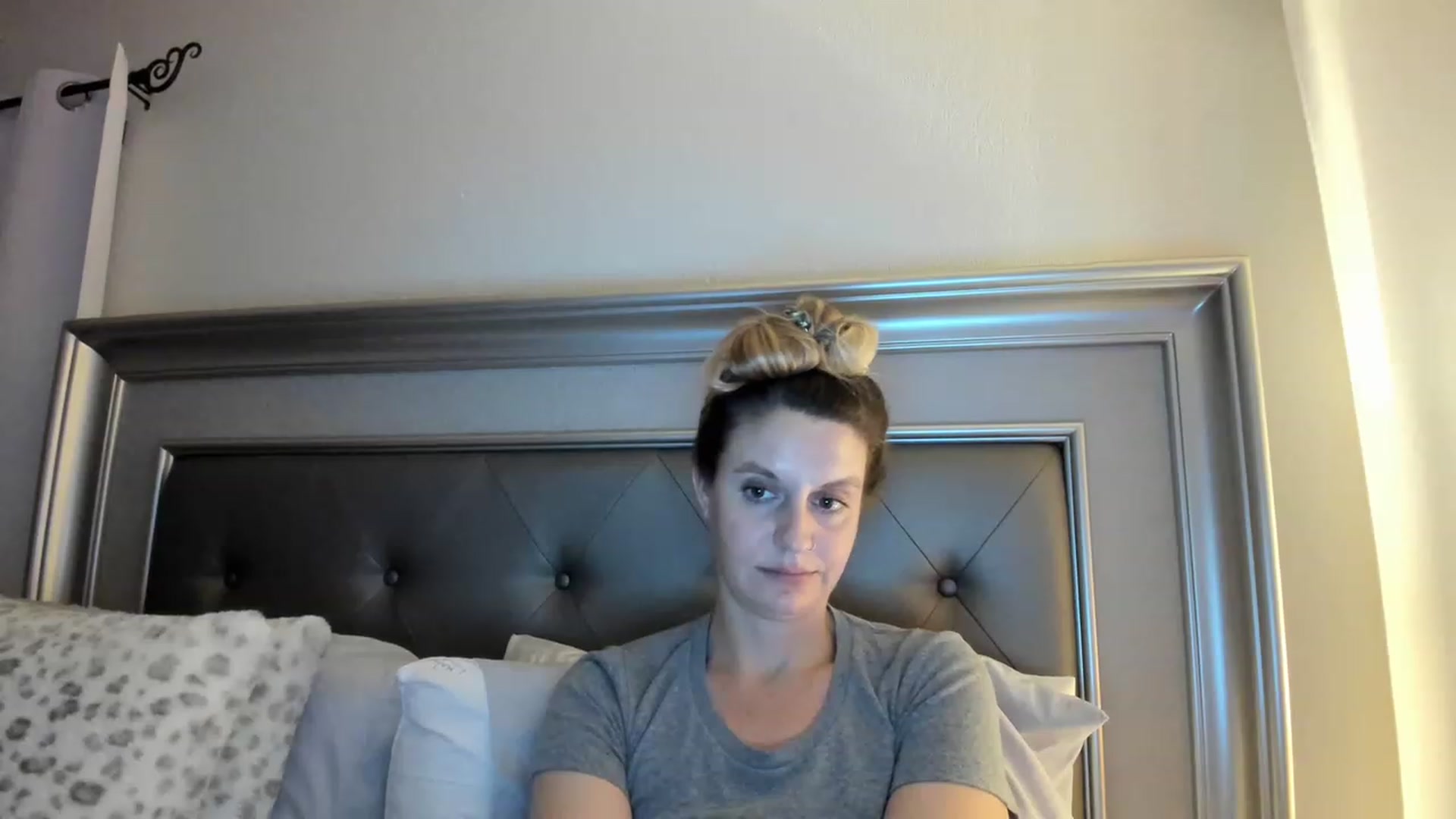 Gallery image thumbnail from Ca_ndi's myfreecams stream on, 03/19/2023, 02:19 image 16 of 20