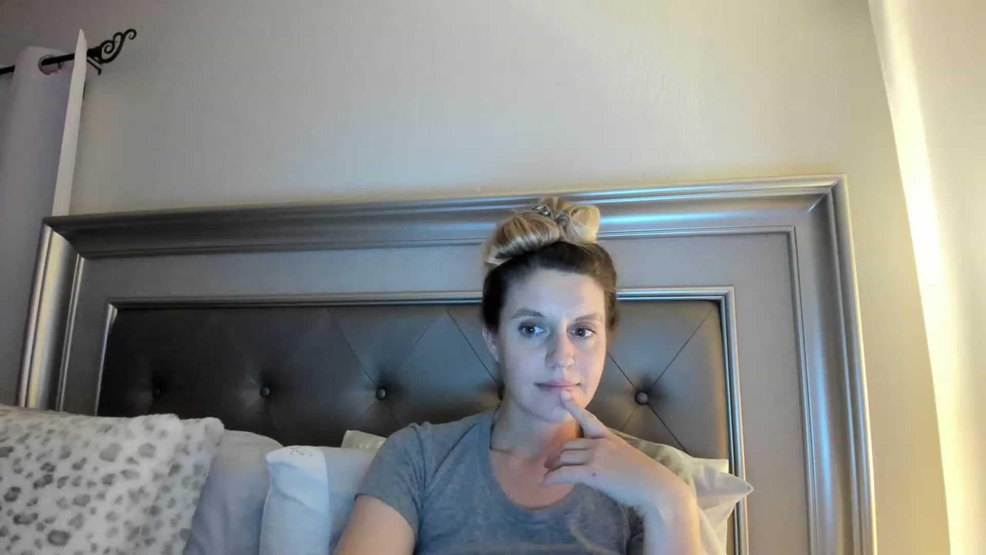 Gallery image thumbnail from Ca_ndi's myfreecams stream on, 03/19/2023, 02:19 image 18 of 20