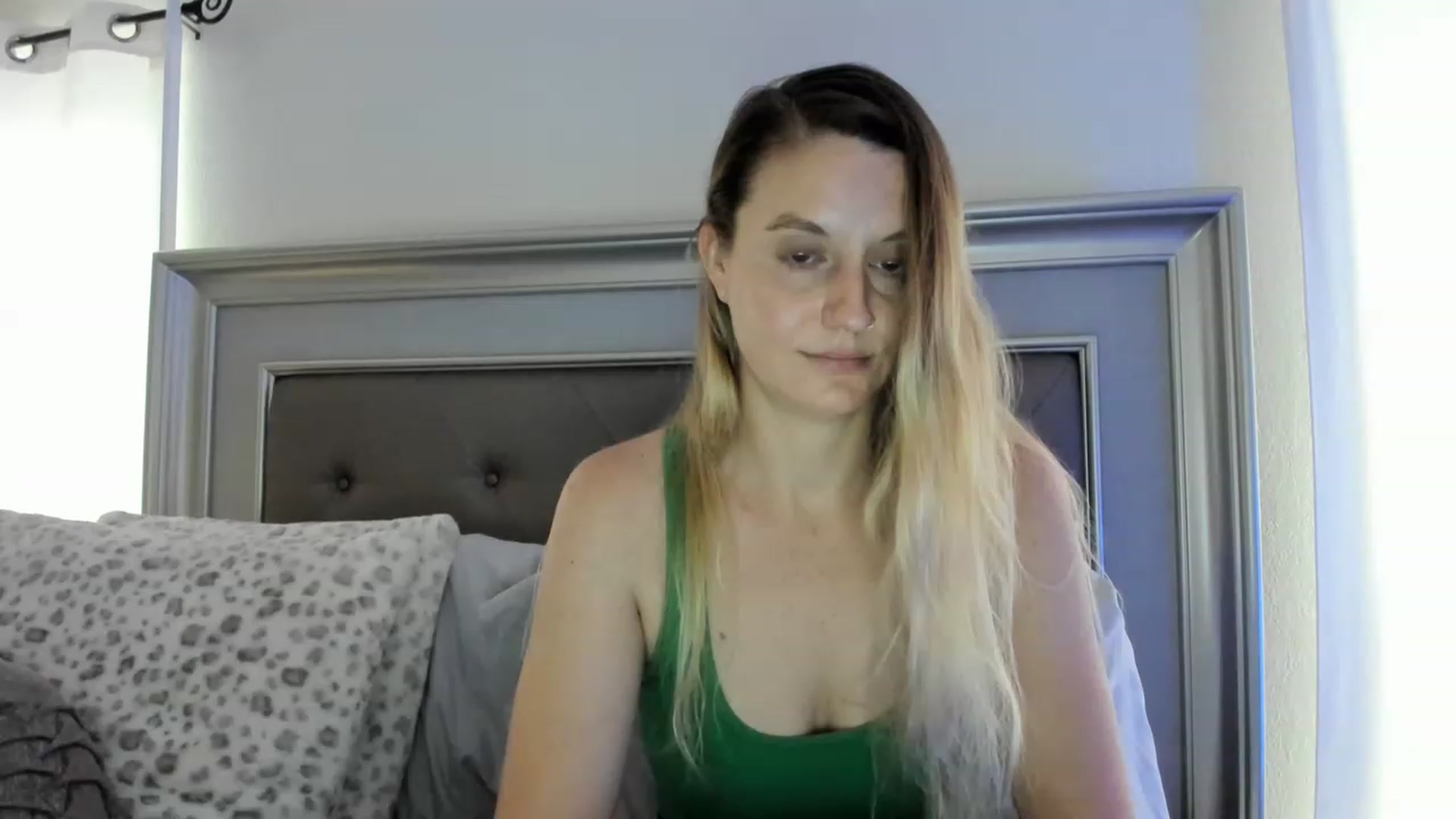 Gallery image thumbnail from Ca_ndi's myfreecams stream on, 03/19/2023, 13:37 image 4 of 20