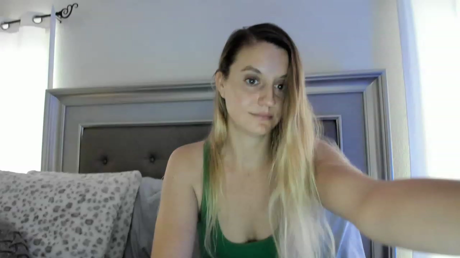 Gallery image thumbnail from Ca_ndi's myfreecams stream on, 03/19/2023, 13:37 image 9 of 20
