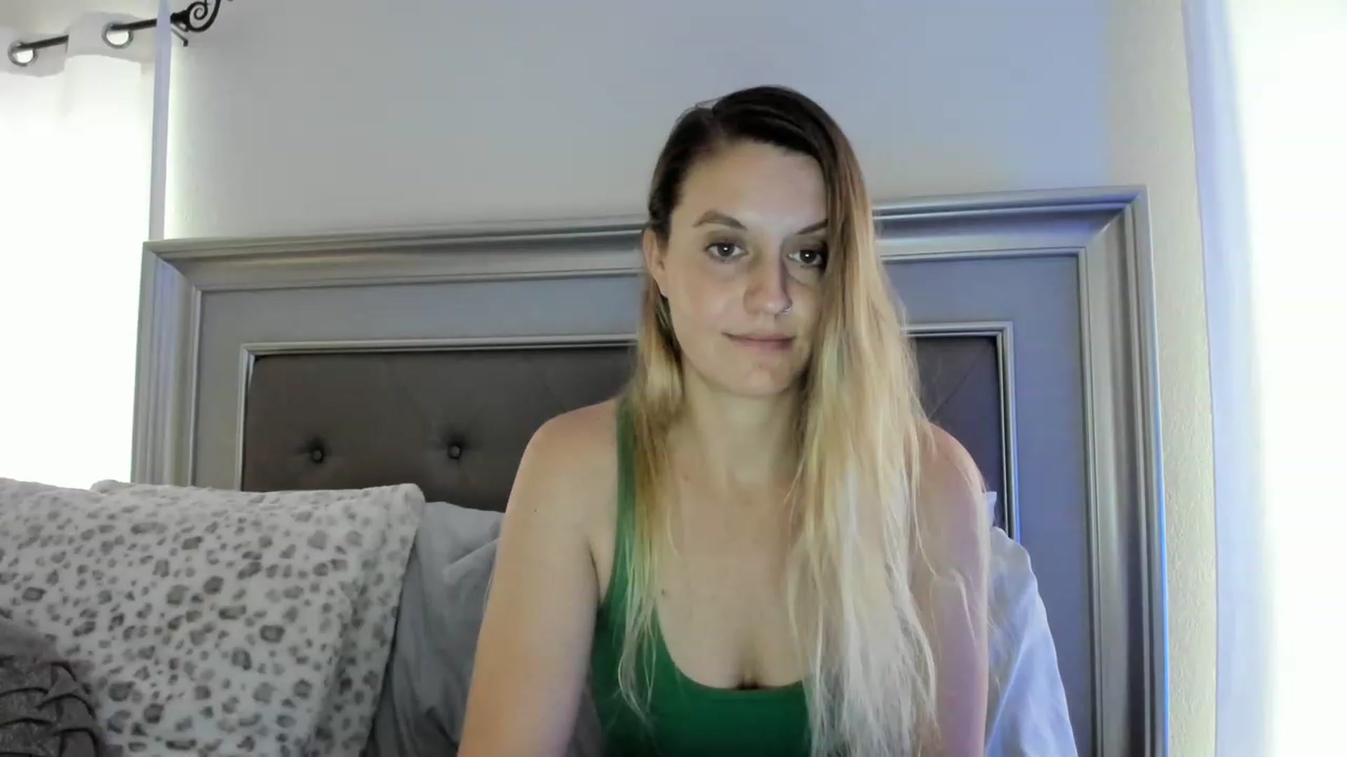 Gallery image thumbnail from Ca_ndi's myfreecams stream on, 03/19/2023, 13:37 image 10 of 20